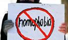 Eine homosexuelle Aktivistin demonstriert in Minsk auf der ersten genehmigten Gay-Parade gegen Homophobie. Im Mai Mai 2010 war ein Aufmarsch der Schwulen und Lesben in der weißrussischen Hauptstadt noch untersagt worden.  Foto: dpa