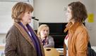 Der Plan des Staatsanwaltes: Bella Block soll verdeckt in der Schule der drei Jugendlichen ermitteln. Dort trifft sie auf Jana (Liv Lisa Fries), ... Foto: ZDF/Georges Pauly