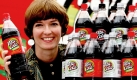 Das Patent für Vita-Cola wurde 1954 unter dem Namen Brauselimonade mit Frucht- und Kräutergeschmack angemeldet.  Seit 1958 wurde die Cola in verschiedenen DDR-Firmen abgefüllt. 1994 übernahm die Thüringer Waldquell Mineralbrunnen die Marke. In Ostdeutschland wird die Cola inzwischen mehr verkauft als Pepsi. Da seit den 1950er Jahren das Rezept mehrfach verändert wurde, findet man die Vita-Cola mit dem Originalrezept heute nicht mehr auf dem Markt. Foto: dpa