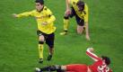 24. Spieltag: Würde der BVB auch beim Rekordmeister bestehen können? Dortmunds Gastspiel in der Münchener Allianz-Arena wird zu einer Demonstration der Stärke. Nuri Sahin (Foto) trifft per Traumtor zum zwischenzeitlichen 2:1. Bayern München wird beim 1:3 phasenweise vorgeführt. Foto: dpa