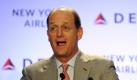 Delta-Chef Richard Anderson: Um den enormen Durst ihrer Flugzeuge zu stillen, kauft die US-Gesellschaft Delta Air Lines eine Ölraffinerie. Foto: Andrew Gombert/ Archiv Foto: dpa