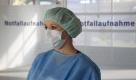 70.000 neue Stellen in der Gesundheitsbranche: Das kündigen die Vertreter für 2012 an. Der Grund liegt im demographischen Wandel, denn die Menschen werden immer älter und brauchen immer mehr Hilfe.  Foto: dapd