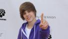 Teenie-Idol Justin Bieber hat eine neue Geschäftsidee. Die Einnahmen aus CDs, T-Shirts, Büchern und Taschen scheinen nicht mehr auszureichen. Der 16-Jährige bringt nun Nagellack auf den Markt. Ab Dezember soll es die Kollektion bei der Supermarktkette Walmart zu kaufen geben. Benannt sind die lila, dunkelroten, silbernen und knallroten Lacke nach seinen Songs. So können sich seine Fans dann z. B. One less lonley glitter(nach One less lonley girl)und Give me the first dance auf die Nägel schmieren. (dpa) Foto: dpa