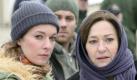Kommissarin im Jungfrau-Maria-Look. Doch der Schein trügt - Marion Ahrens (Charlotte Schwab, rechts) stellt knallharte Fragen. Kollegin Clara Hertz (Lisa Martinek) ist auch nicht zimperlich. Foto: ZDF