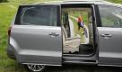 ... außer beim Kaufpreis, denn ein Schnäppchen ist der VW Sharan nicht. Der wenig aussagekräftige Basispreis von knapp unter 29.000 Euro deutet bereits darauf hin, dass unter 35.000 Euro real wenig zu machen ist. Foto: pi