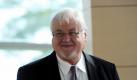 Aus gesundheitlichen Gründen verließ Ministerpräsident Peter Harry Carstensen eine Landtagssitzung. (Archiv) Foto: dpa