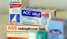 ARCHIV: Generika wie zum Beispiel von der Firma Ratiopharm (hinten im Bild), aufgenommen in Hamburg (Foto vom 03.09.01). Das Rennen um den Verkauf des Ulmer Generikaherstellers Ratiopharm ist offenbar entschieden. Die VEM Vermögensverwaltung der Industriellenfamilie Merckle als Ratiopharm-Eigentümer hat für Donnerstag (18.03.10) 14 Uhr zu einer Pressekonferenz in Köln eingeladen, auf der der Käufer präsentiert werden dürfte. Finanzkreisen zufolge hat der israelische Konzern Teva den Zuschlag erhalten. (zu ddp-Text) Foto: Joern Pollex/ddp Foto: ddp