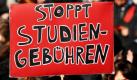 Ein Teilnehmer der Demonstration «Bildungsstreik 2011» hält in der Innenstadt von Hannover ein Plakat mit der Aufschrift «Stoppt Studiengebühren». Mehr als 1000 Teilnehmer waren nach Angaben der Veranstalter dem Aufruf mehrerer Schüler- und Hochschulgruppen gefolgt und demonstrierten unter anderem gegen Studiengebühren und Turbo-Abitur. Foto: dapd