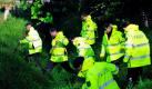 Polizisten suchen in der Umgebung von Grefrath nach Spuren des vermissten Mirco. Die Suche nach dem seit einem Monat Jungen aus dem nordrhein-westfälischen Grefrath wurde mit rund 300 Einsatzkräften fortgesetzt. Mirco war am 3. September zuletzt an einer Bushaltestelle in der Nähe einer Skater-Anlage in Grefrath gesehen worden. Von dort aus wollte der Zehnjährige mit dem Fahrrad nach Hause fahren, kam aber nicht an.  Foto: ddp