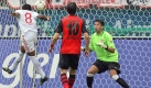 Hamburgs Ze Roberto (l.) trifft per Kopfball zum 1:0 in Frankfurt. Mehr als ein Remis war für den HSV aber nicht drin. Foto: dpa