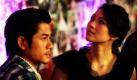 Die chinesische Schauspielerin Zhang Ziyi schaut sich während der Pressekonferenz mit ihrem Kollegen Aaron Kwok für den gemeinsamen Film A Tale of Magic (dt. Eine Geschichte über Magie) in Peking ein wenig genauer um. Foto: ap