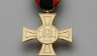 Das neue Ehrenkreuz fr Tapferkeit geht auf eine Anregung von Verteidigungsminister Franz Josef Jung (CDU) zurck. Vorangegangen war eine Petition von Bundeswehrsoldaten. Foto: dpa