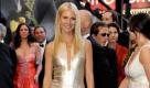 Purismus mit einem Schuss Exzentrik: Gwyneht Paltrow in einer goldenen Calvin Klein-Robe.  Foto: dpa