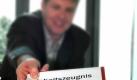 Fair und vollständig sollte es sein - Arbeitszeugnisse sollten auch unbedingt das korrekte Datum tragen. (Bild: Jens Schierenbeck/dpa/tmn) Foto: dpa