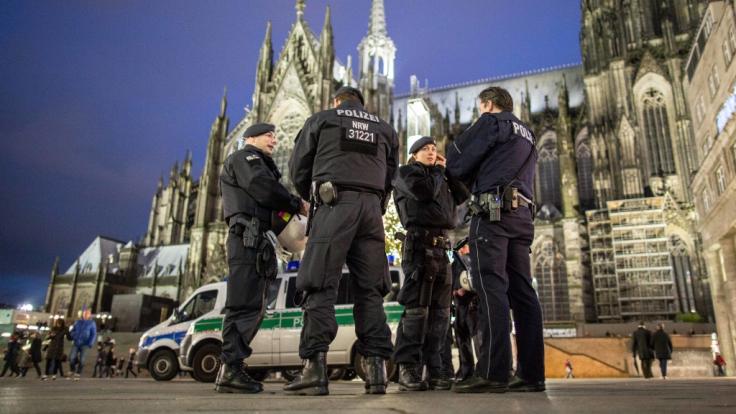 Unweit des Kölner Doms gab es am Freitagnachmittag einen Polizeigroßeinsatz nach einer Schussabgabe (Symbolfoto).
