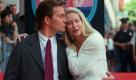 In this Aug. 18, 1997 file photo, actor Patrick Swayze kisses his wife, Lisa, after the unveiling of his star on the Hollywood Walk of Fame in the Hollywood area of Los Angeles. Swayze's publicist Annett Wolf says the 57-year-old 'Dirty Dancing' actor died Monday, Sept. 14, 2009, after a nearly two-year battle with pancreatic cancer. Foto: ap