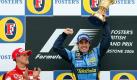 Nachdem Alonso zum zweiten Mal in Folge die Fahrerwertung gewinnt und Schumis Vertrag bei Ferrari am Ende der Saison ohnehin ausläuft, gibt Michael Schumacher am 10. September 2006 nach seinem 90. Grand-Prix-Sieg in Monza seinen Rücktritt bekannt. Gleichzeitig schließt er eventuelle Comeback-Versuche kategorisch aus. Foto: dpa