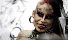 Monstermäßig: Die Mexikanerin Mary Jose Cristerna, bekannt als 'Vampir Frau', auf der internationalen Expo Tattoo in Monterrey, Mexico. Foto: Miguel Sierra Foto: dpa