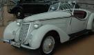 ... der ursprüngliche Besitzer des Museumsstücks kam an den schmucken Roadster übrigens durch ein Tauschgeschäft. Er erhielt die Einzelteile des zerlegten Wanderer und trennte sich dafür von seinem Trabi. Wenigstens musste er auf den Roadster nicht 15 Jahre warten. Foto: press-inform