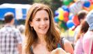 Doch dann taucht Dans Exfreundin Vicki (Kelly Preston) auf, die ... Foto: Disney