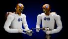 Diese beiden Robonau-2-Roboter in Houston sind eine Entwicklung der NASA. Ein potenziell gefährliches Hydrogengas war heute ausgetreten als die NASA die Discovery vor dem geplanten Start in den Orbit betankte. Darum wird sich der Beginn der geplanten Mission möglicherweise auf Ende des Monats verschieben.  Foto: dapd