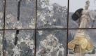 Griechenland in Trümmern? Das Spiegelbild der Göttin Athene erinnert an bessere Zeiten. Foto: dpa