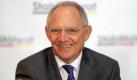 Bundesfinanzminister Wolfgang Schäuble hat gut lachen: Deutschland nahm im Dezember 2011 so viele Steuern ein, wie nie zuvor in der Geschichte. Grund ist die hohe Beschäftigung, sowie die gute Wirtschaftslage. Doch was in Deutschland Freude auslöst, sorgt für Kritik in den Nachbarländern... Foto: dpa
