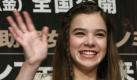US-Schauspielerin Hailee Steinfeld wirbt für ihren Film True Grit in Tokio. Steinfeld ist 14 Jahre alt und für den Oscar als beste Nebendarstellerin nominiert. Foto: dapd