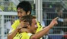 1. Spieltag: Freitagabend, 5. August 2011 - es ist das erste Spiel der Saison und es verheißt eine grandiose Spielzeit. Borussia Dortmund spielt berauschenden Fußball und schlägt den HSV 3:1 nach Toren von Großkreutz und Götze (stehend). Meisterlicher Saisonstart für den BVB titelte news.de damals. Foto: dapd