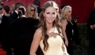 Mädchenhaft in zartem Gelb: Ghost Whisperer-Star Jennifer Love Hewitt. Foto: ap
