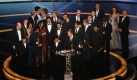 Hhepunkt des Abends war der Oscar fr den besten Film. In der wichtigsten Kategorie siegte wieder Slumdog Millionaire. Produzent Christian Colson kam gleich mit der halben Crew auf die Bhne. Foto: ap