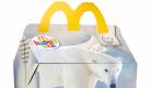 Und was ist mit dem Happy Meal? Auch der McDonalds-Snack für die Kleinen trug hierzulande mal einen Namen, der weniger global klang. Der Inhalt wurde verfeinert und auf den bunten Boxen befinden sich heute interessante Infos für die Kids. Foto: McDonalds