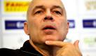 Der VfB Stuttgart trennte sich von Trainer Markus Babbel. Dessen Christian Gross, ehemaliger Trainer des FC Basel, will die Schwaben nun aus dem Tabellenkeller führen.
 Foto: ddp