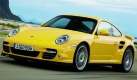 Aus seinem Sechszylinder-Boxer presst der 911er Dank Turboaufladung 500 PS und ein maximales Drehmoment von 650 Nm. Das ganze liegt bereits bei knapp unter 2000 Touren an. Foto: press-inform