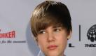 Der kanadische Teenie-Star Justin Bieber entwickelt derzeit einen Duft speziell für seine weiblichen Fans. Er habe sich vorgenommen, ein Parfüm zu kreieren, bei dem die Mädchen verrückt werden, sagte der 16-Jährige dem US-Magazin People. Das Parfüm, das bisher noch keinen Namen hat, soll kommenden Sommer auf den Markt kommen und dann nur über Edelkaufhäuser zu erwerben sein. Sein Lieblingsduft für Frauen ist derzeit der seiner Kollegin Britney Spears. Mit welcher Marke er sich selbst einsprayt, wollte er nicht verraten. (dpa) Foto: dpa