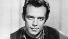 This 1959 picture provided by NBC shows actor Pernell Roberts from the 'Bonanza' television show. Roberts, the ruggedly handsome actor who shocked Hollywood by leaving TV's 'Bonanza' at the height of its popularity, then found fame again years later on 'Trapper John, M.D.,' has died. He was 81. Roberts, the last surviving member of the classic Western's cast, died of cancer Sunday, Jan. 24, 2010 at his Malibu home, his wife Eleanor Criswell told the Los Angeles Times. (AP Photo/NBC) NO SALES Foto: ap