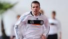 Fitnesstest der deutschen Fussball-Nationalmannschaft am Dienstag (24.03.2009) im Sportforum Leipzig. Lukas Podolski beim Fitnesstest. Foto: Markus Gilliar dpa +++(c) dpa - Bildfunk+++
 Foto: dpa