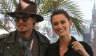  	Johnny Depp lernt Spanisch von Penélope Cruz
Vorspann: 	
Text: 	

Berlin (dpa) - Schauspieler Johnny Depp (47) hat Dank der Hilfe von Filmpartnerin Penélope Cruz Spanisch gelernt - zumindest das Allernötigste. Er könne jetzt auf Spanisch nach der Toilette fragen, sagte der US-Hollywoodstar dem Magazin «Joy».

Zu spät habe er allerdings gemerkt, dass Cruz ihn mehrmals auf den Arm genommen habe. Bei Dreharbeiten zu «Fluch der Karibik 4» in Puerto Rico probierte Depp das Erlernte auf der Straße aus - und erntete für die Schimpfwörter böse Blicke.
Ressort: 	VIP
Schlagworte: 	Leute/ Foto: dpa