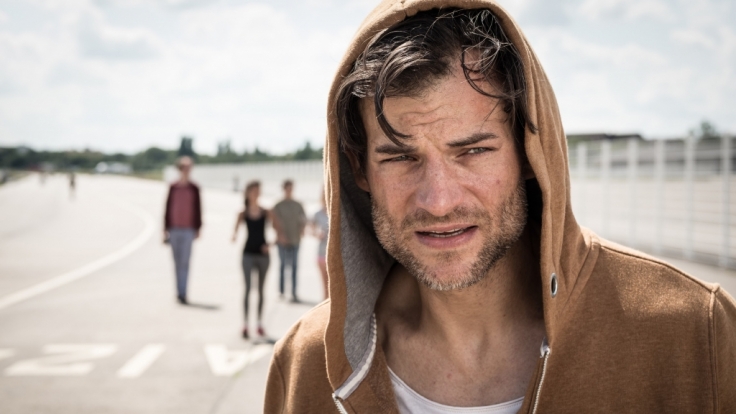 Max (Torben Liebrecht) ist auf der Flucht.