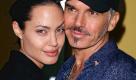 Das Archivbild vom 04.10.2001 zeigt das us-amerikanische Schauspielerehepaar Angelina Jolie und Billy Bob Thornton in Westwood. Angelina Jolie (27) hat sich erstmals öffentlich zu Berichten über eine Krise in der Ehe mit Billy Bob Thornton (46) geäußert. Nach US-Medienberichten vom Mittwoch (17.07.2002) sagte die Oscar-Gewinnerin zu «US Weekly», dass sie seit vier Monaten getrennt lebten und sich seit Anfang Juni nicht gesehen hätten. dpa (zu dpa 0050 vom 18.07.2002)




While shooting Pushing Tin (1999) she met American actor Billy Bob Thornton, and subsequently married him on May 5, 2000. As a result of their frequent public declarations of passion and gestures of love—most famously wearing one another's blood in vials around their necks—their relationship became a favorite topic of the entertainment media.[69] Jolie and Thornton divorced on May 27, 2003. Asked about the sudden dissolution of their marriage, Jolie stated, 'It took me by surprise, too, because overnight, we totally changed. I think one day we had just nothing in common. And it's scary but... I think it can happen when you get involved and you don't know yourself yet.'[70] Foto: dpa