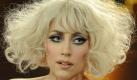 Elton Johns Söhnchen Zachary hat eine prominente Patentante: US-Sängerin Lady Gaga. Auch sie werde sich um das Kind kümmern, sagte der 64-jährige Sänger dem US-Sender ABC. Das sei kein Witz. Lady Gaga sei im Gegensatz zu ihrem Erscheinungsbild in der Öffentlichkeit in Wirklichkeit ein einfaches Mädchen, so John. Foto: dpa