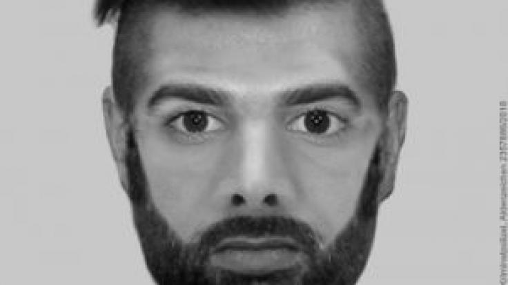 Mit diesem Phantombild sucht die Polizei in NRW nach einem der Männer, der im August 2018 eine Joggerin vergewaltigt haben soll.