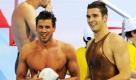 Die deutschen Schwimmer Johannes Dietrich, Hendrik Feldwehr, Thomas Rupprath und Stefan Herbst freuen sich bei der Kurzbahn-EM in Istanbul nach ihrem Vorlauf über 4x50 Meter Lagen. Sie stellten in 1:32,72 Minuten einen neuen deutschen Rekord auf.  Foto: dpa