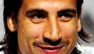 Sami Khedira verlässt nach 15 Jahren den VfB Stuttgart und wechselt zum spanischen Erstligisten Real Madrid, der 14 Millionen Euro für den Kicker bezahlt. Sobald der 23-Jährige die sportärztliche Untersuchung bei den Spaniern absolviert hat, wird er seinen Vertrag unterschreiben. Khedira hofft, der Wechsel werde seine Karriere beflügeln. Foto: ddp