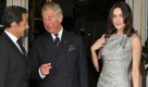 Britain's Prince Charles, center, greets the French President Nicolas Sarkozy, and his wife Carla Bruni-Sarkozy at Clarence House in London Friday, June, 18, 2010. Clarence House is the London home of Prince Charles. (AP Photo/Alastair Grant Pool)


 Foto: ap