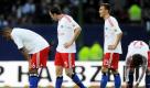 Lange Gesichter nach dem 0:0 gegen Hannover. Der HSV hat in der Liga seit vier Spielen nicht mehr gewonnen und könnte am Ende alles verspielen. Foto: dpa