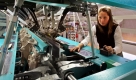 In der Pressless GmbH Falkenau arbeitet die Leiterin für Forschung und Entwicklung, Katerina Machova, am Freitag (16.02.2007) an einer Wirkmaschine zur Herstellung von Abstandsgewirken für die Matratzen-, Polster -und Autoindustrie. Gemeinsam mit der Elterleiner Bodet  Horst GmbH wurde hier eine Babymatratze mit verstärkter Trittkante entwickelt. Dabei besteht die Innovation in der Homogenität des Materials, das bereits während des Wirkprozesses in das bis zu 60 Millimeter starke Abstandsgewirke eingearbeitet wird. Die dreidimensionale Textilie passt sich nach Herstellerangaben formgenau an den Körper an, bietet keinen Lebensraum für Bakterien und hat klimatisierende Wirkung. Dadurch kann sich das ausgeatmete Kohlendioxyd nicht in der Matratze sammeln
 Foto: dpa