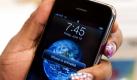 Spioniert Apple seine Kunden aus? Der Computerkonzern steht für den Umgang mit den persönlichen Daten seiner Nutzer massiv in der Kritik. Zwei britische IT-Experten enthüllten, dass sowohl Apples Mobiltelefon iPhone als auch das iPad die Bewegungsprofile seiner Nutzer speicherten und das teils über mehrere Monate hinweg. Foto: dapd