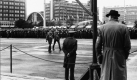 
Momentaufnahmen - 40. Jahrestag der DDR
7. Oktober 1989, Berlin, Alexanderplatz, Foto: Uta Grundmann. Quelle: Deutsche Kinemathek Foto: Uta Grundmann / Deutsche Kinemathek
