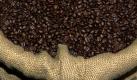 Den Preis der Bohne wollten die Kaffeeröstereien in Deutschland untereinander abstimmen. Deswegen müssen sie jetzt ein Bußgeld zahlen. Foto: dpa